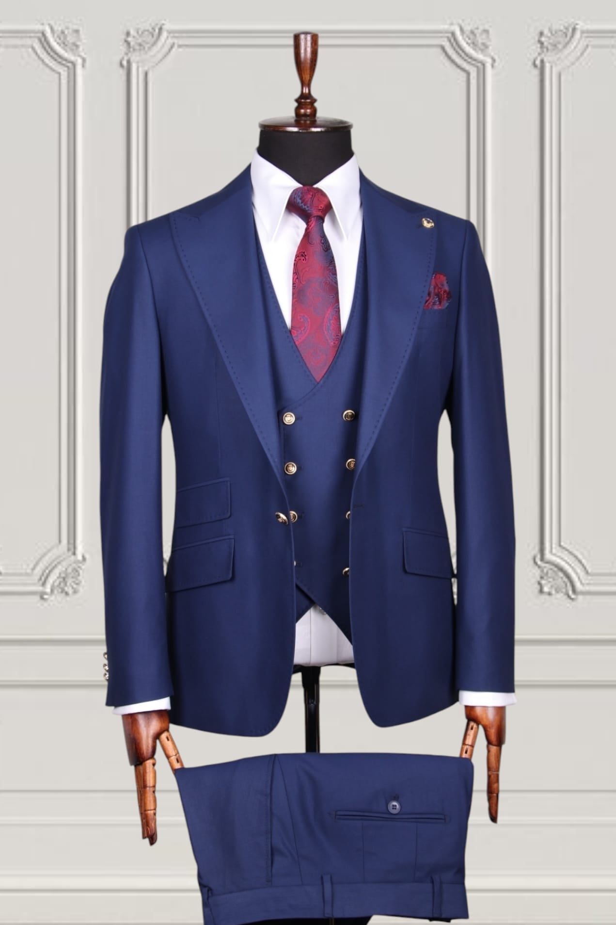 Classic Plain Three-Piece Suit with Timeless Elegance