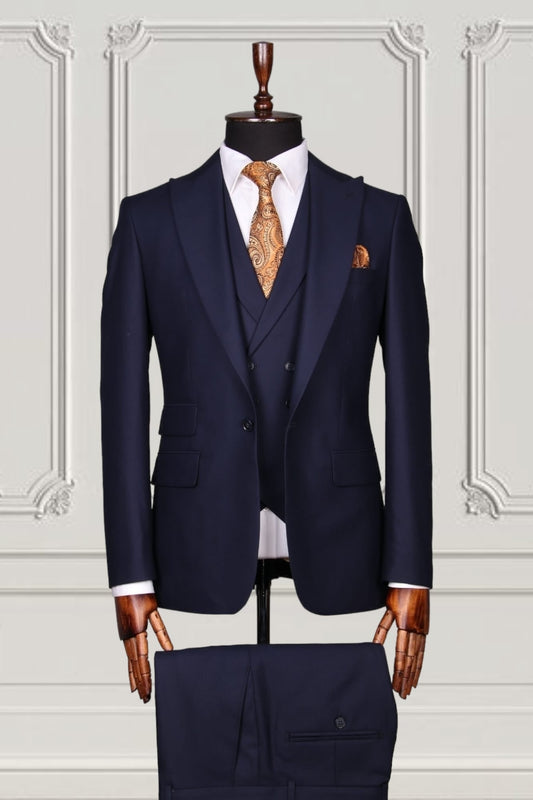 Mario Casas Suits