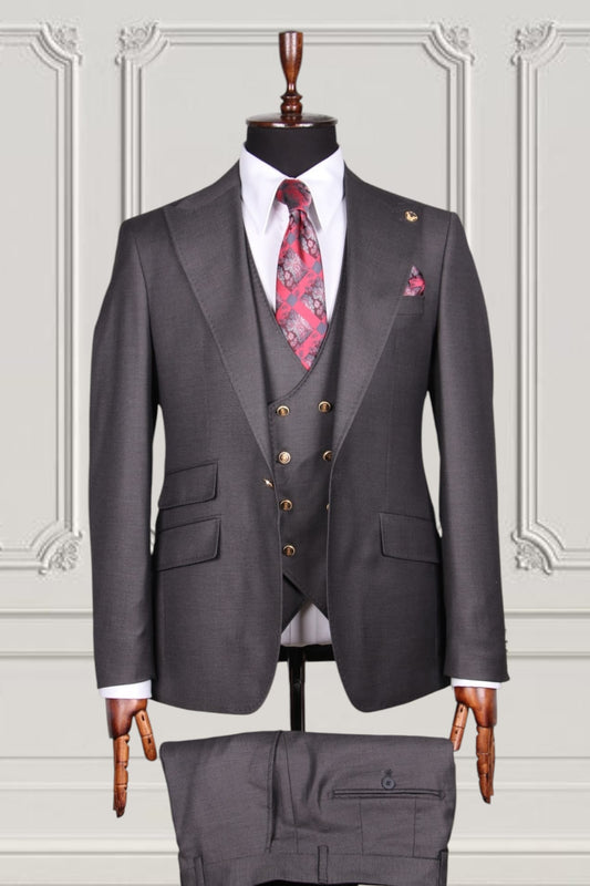 Classic Plain Three-Piece Suit with Timeless Elegance