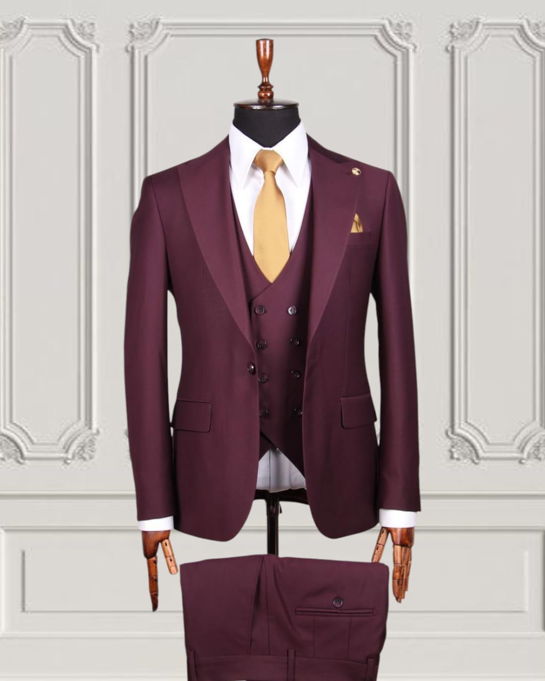 Classic Plain Three-Piece Suit with Timeless Elegance