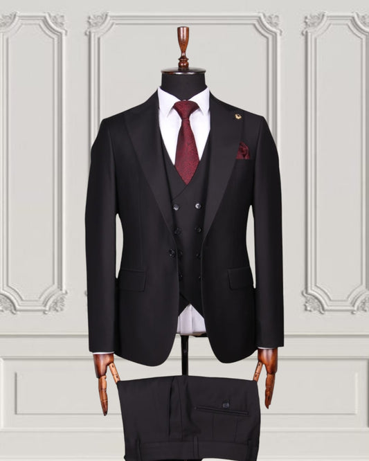 Classic Plain Three-Piece Suit with Timeless Elegance